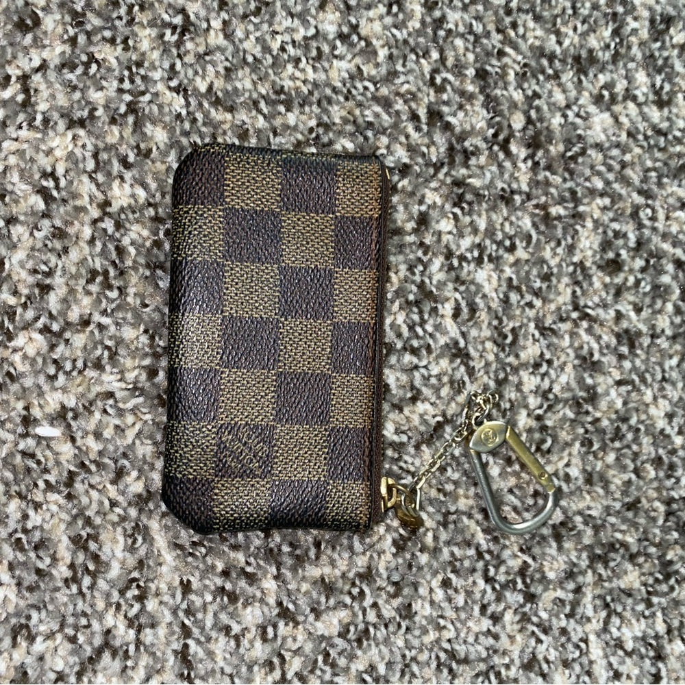 Authetic Louis Vuitton key cles pouch